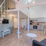1 En Mezzanine Avec Parking *