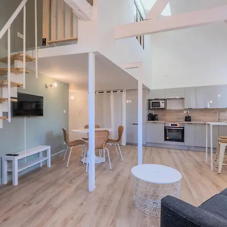 1 En Mezzanine Avec Parking *