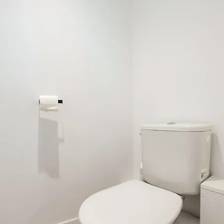 1 En Mezzanine Avec Parking Lägenhet *