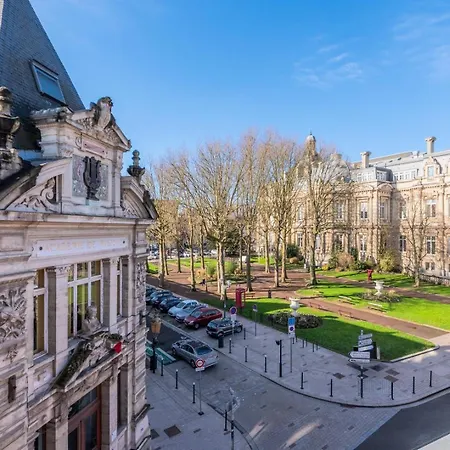 One Bedroom Mezzanine Apartment, With Parking Apartamento Tourcoing