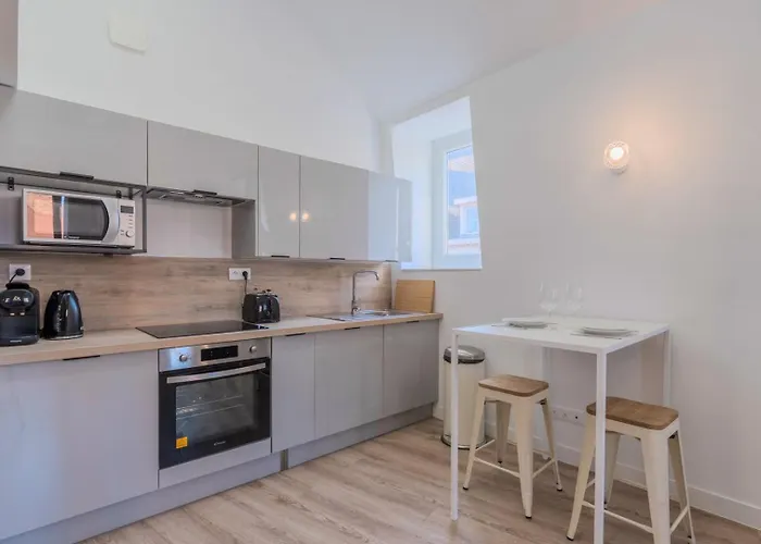 Appartement 1 En Mezzanine Avec Parking